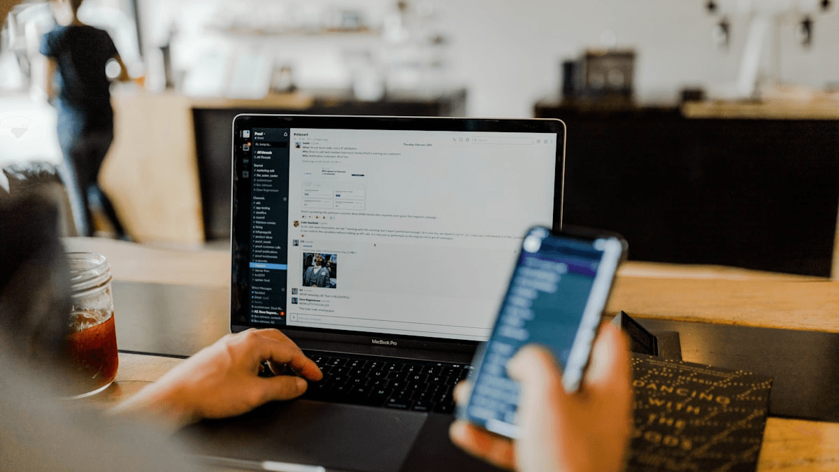 Copertina: Pixel Facebook e Conversions API (CAPI): come configurare il tracciamento integrato per ottimizzare i costi delle tue campagne Meta